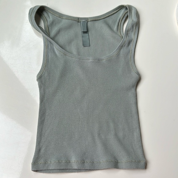 SKIMS Tops - Skims tank top XS